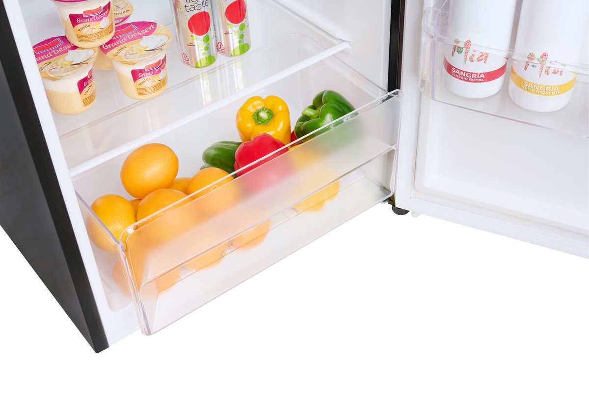 EVOD2020 koelkast met groente- en fruitlade gevuld met paprika en citrusvruchten