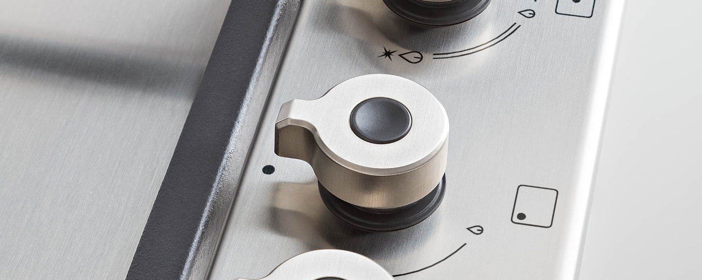 knoppen van Bertazzoni Professional Serie gaskookplaat roestvrij staal close-up