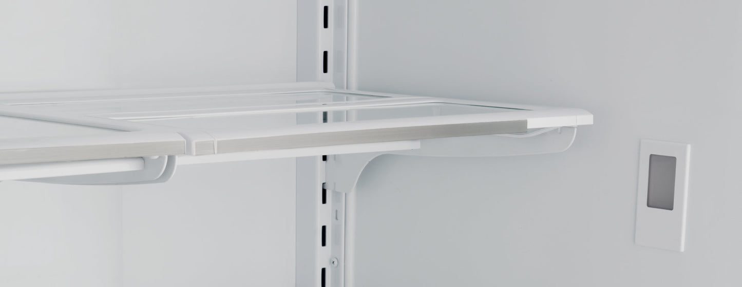 binnenkant Bertazzoni koelkast model REF904FFNXTC met glazen plank